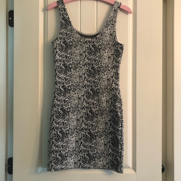 H&M dress - Picture 2 of 5